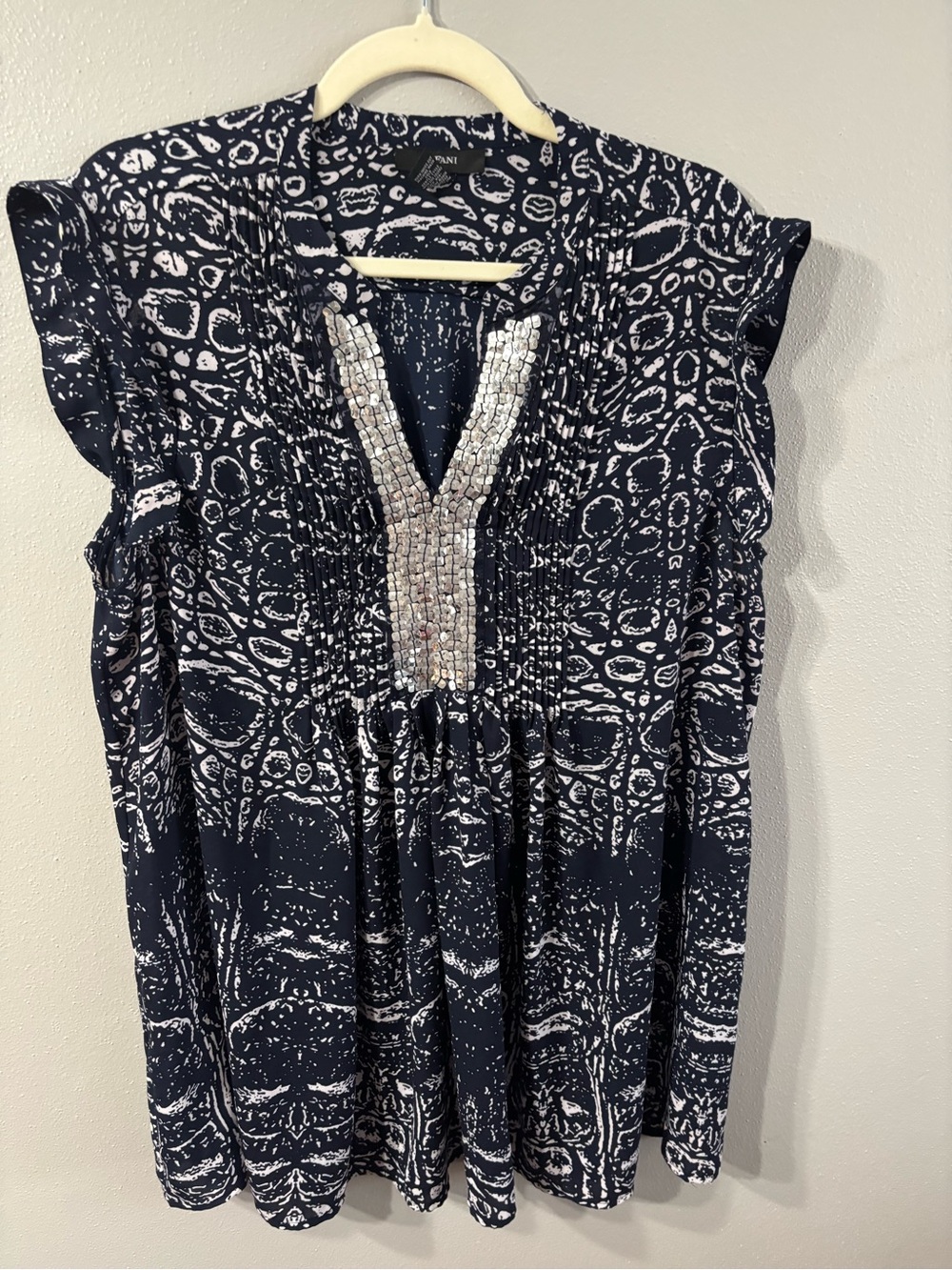 Alfani Navy and White Embellished V-Neck Tunic 23” Ptp